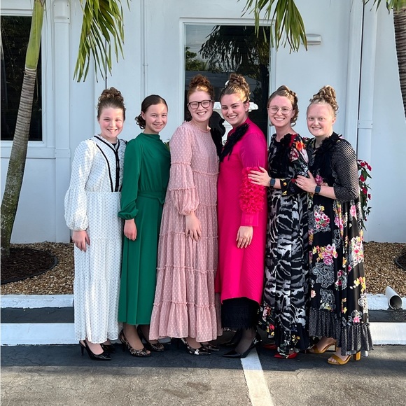 Meet your Posher, Alyssa - Picture 8 of 15